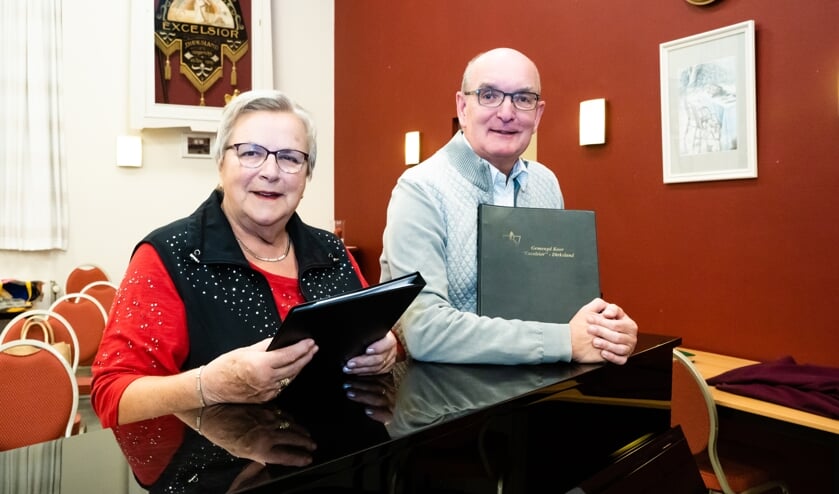 Anneke Sarelse en Wim Polder, 25 jaar lid van Excelsior (foto: Jacquelien Wielaard)