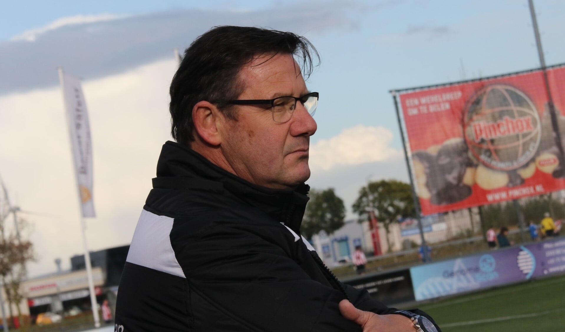 Brielle-trainer Stanley Rieborn zag afgelopen zaterdag hoe zijn ploeg zichzelf tekort deed bij Nootdorp. (Archieffoto: Wil van Balen).