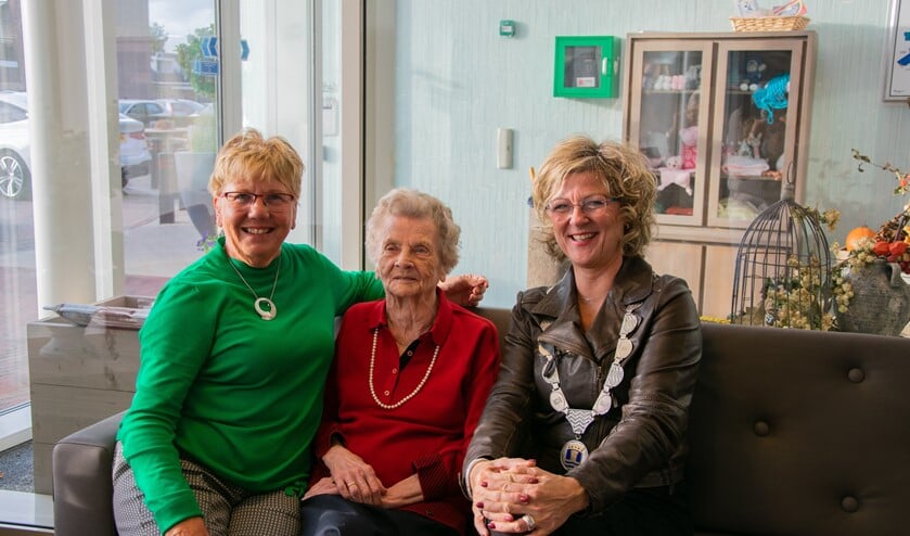 De burgemeester kwam natuurlijk ook even op visite. Foto: Sam Fish
