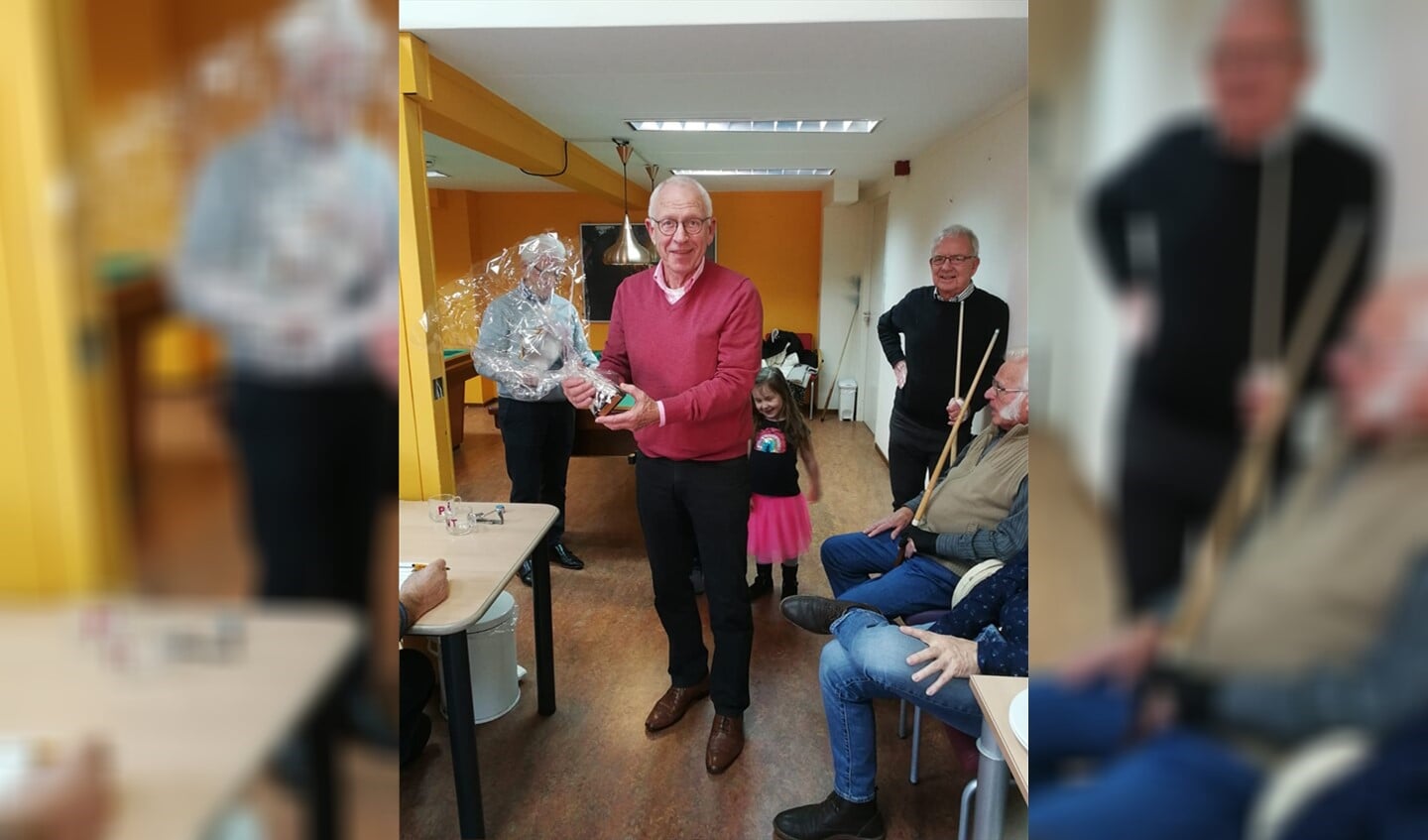 De prijswinnaars bij Biljartclub De Infirmerie werden vlak voor de kerst bekend gemaakt