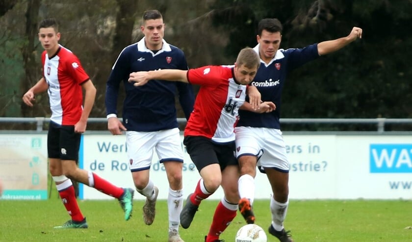 Abbenbroek kon het zaterdag vooral in het eerste half uur niet bolwerken tegen ZBVH. Men verloor met 1-4.