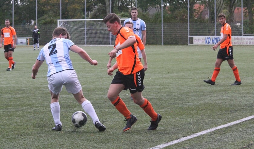 Sander de Ruijter opende de score voor rockanje iop beziek bij Herkingen '55. (Archieffoto: Wil van Balen).