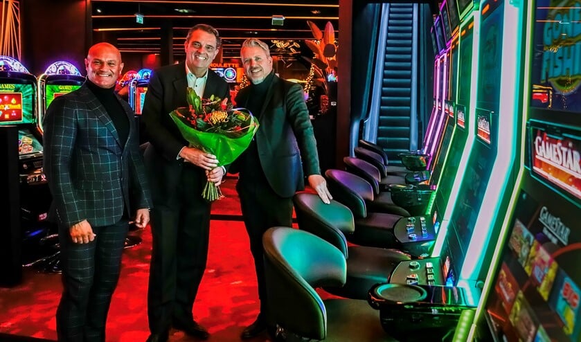 Wethouder Soeterboek feliciteerde het team van The Jagger met het behalen van de titel.