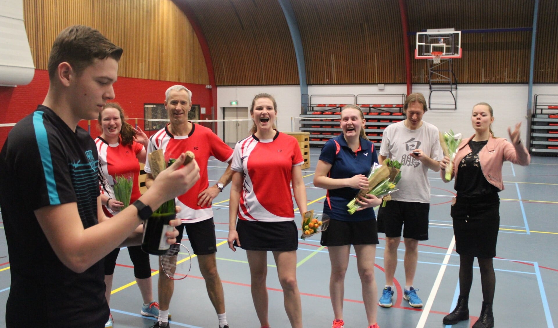 Het eerste team van de Brielse Badmintonclub werd kampioen in de afdeling. 