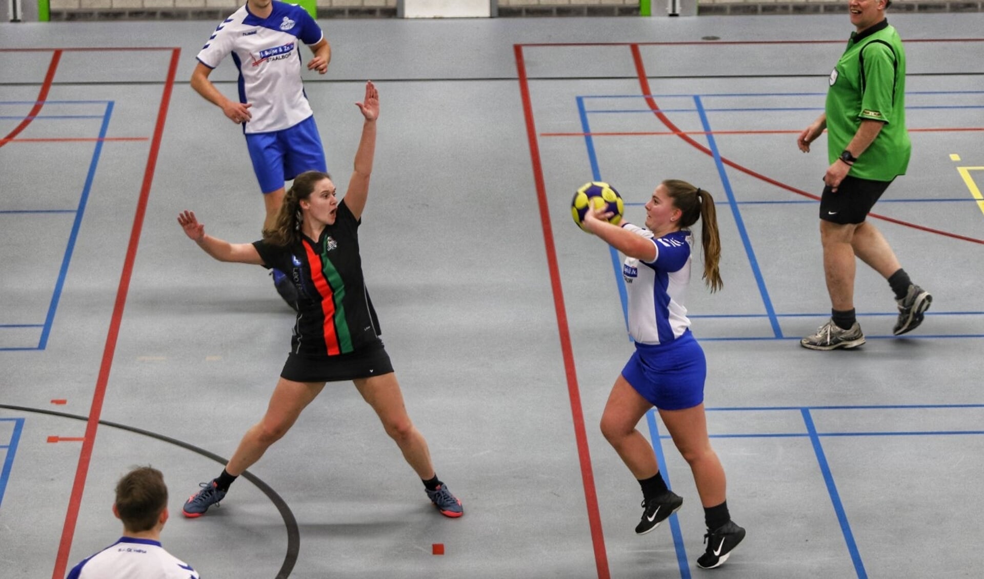 De korfballers van Olympia waren zaterdag te sterk in de 'bruggenderby' met Nikantes uit Hoogvliet. 