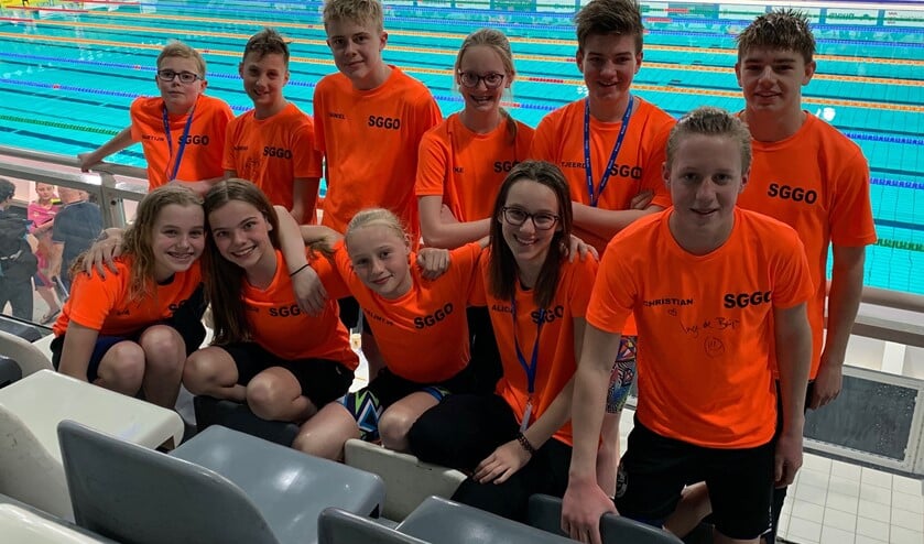 De deelnemers van het Zwemteam Goeree- Overflakkee aan de Swimcup