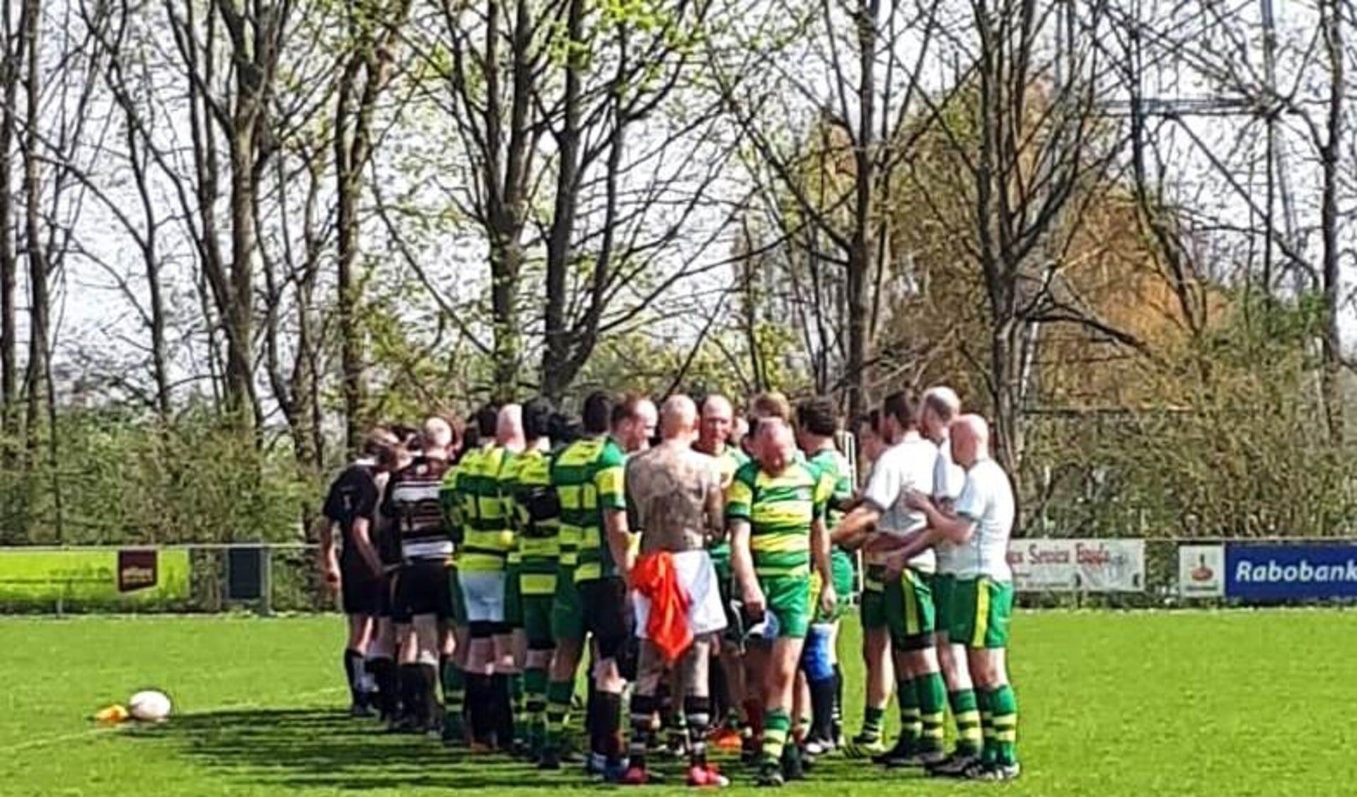 De rugbyers van Flakkee houden nog steeds zicht op een eventueel kampioenschap.