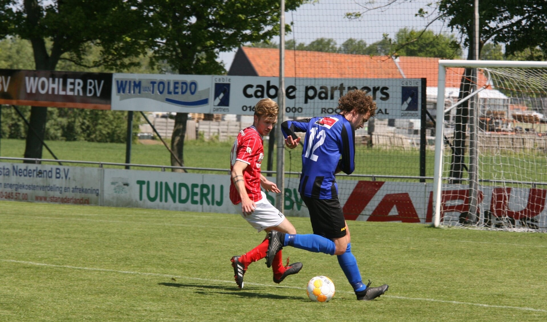 Vincent Bieling miste twee honderd procent scoringskansen voor Vierpolders. (Foto: Wil van Balen).