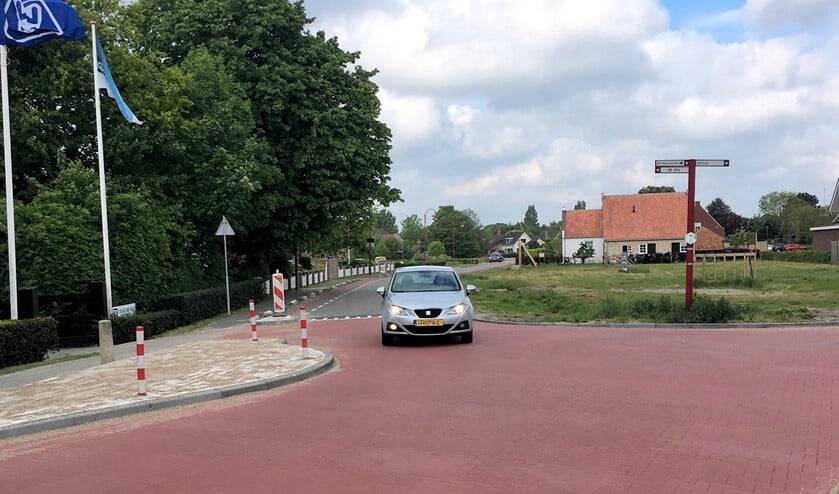 Het is nog wennen op de nieuwe kruising Spaanse weg-Smalle Einde (foto Dorien Kickert)