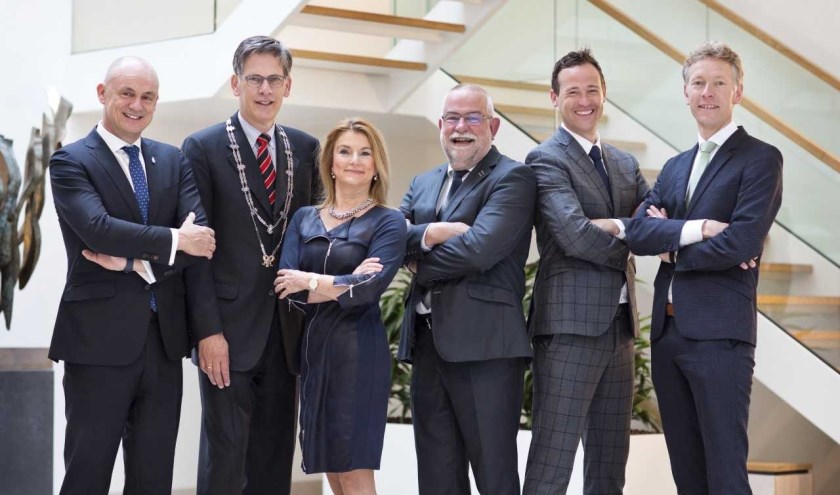Vlnr: Peter Ouwendijk, Piet-Hein Daverveldt, Manita Koop, Ruud Egas, Marcel Belt, Pieter Janssen.