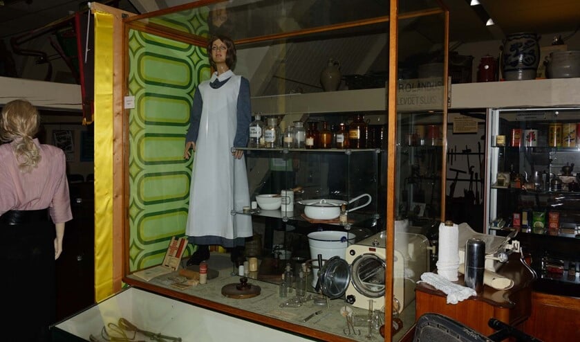 De medische vitrine in het Stadsmuseum