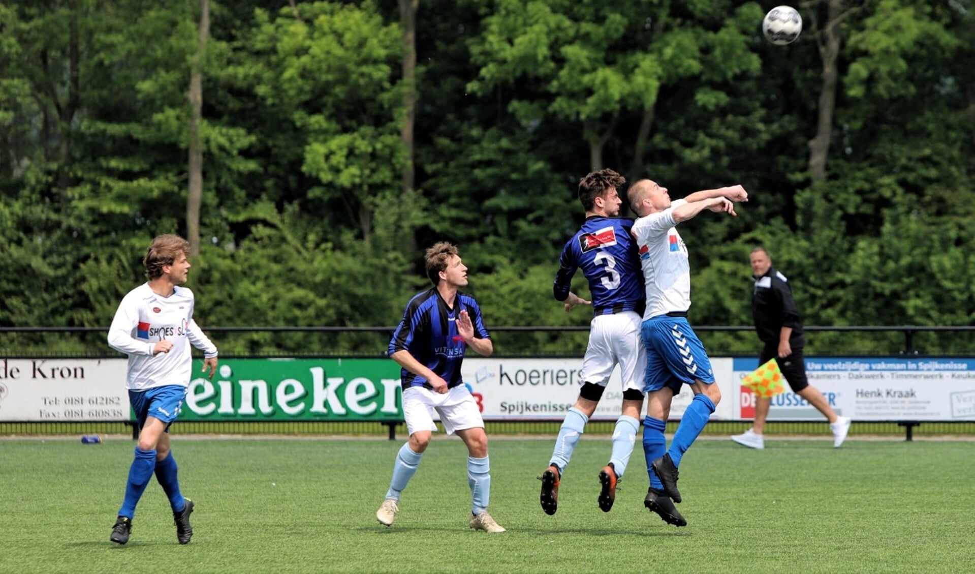 SC Botlek bewees zich op de ranglijst een slechte dienst, door met 2-3 van Vierpolders te verliezen. 