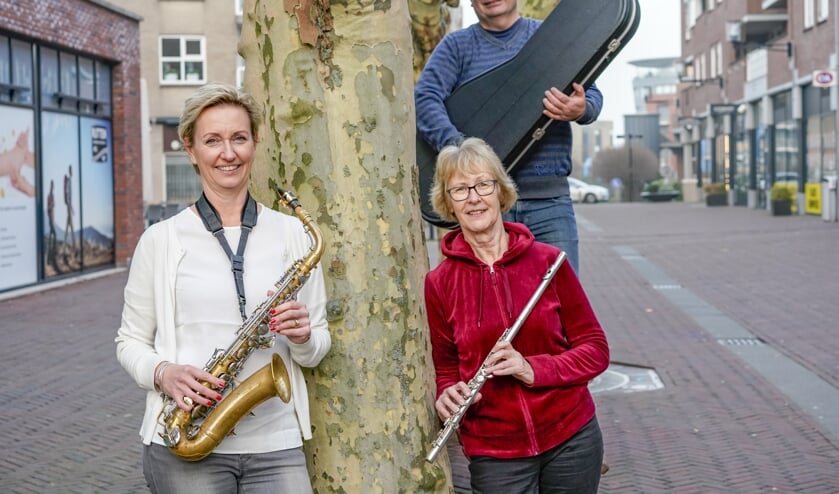 De musicalgroep wordt begeleid door een live orkest. Foto: Foto-OK.nl