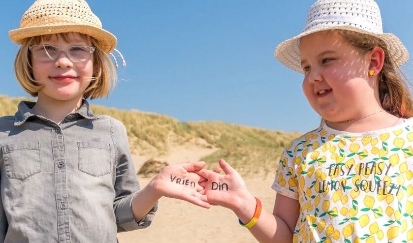 Benthes vriendinnetje Inke houdt een flessen inzamelingsactie