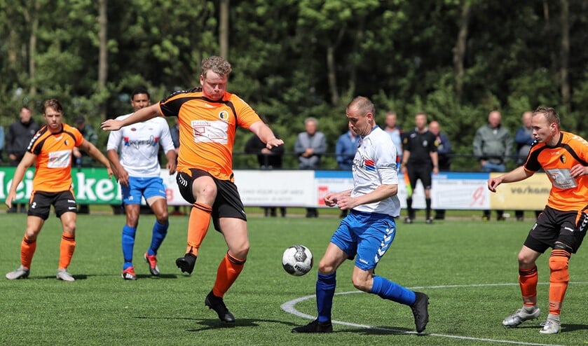 Dave Leurs kon Rockanje in het nacompetitieduel tegen zijn oude club SC Botlek ook niet aan een zege helpen. (Foto: Peter de Jong).