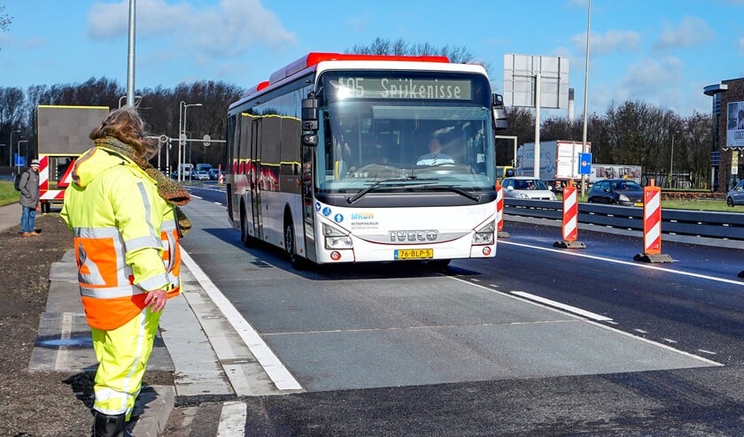 De SolaRoad is niet bestand tegen zware voertuigen.