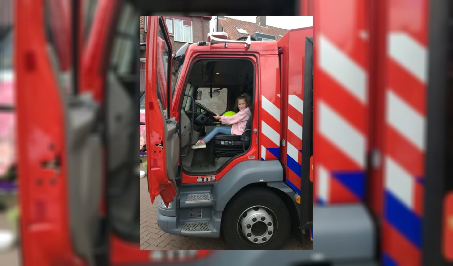 Kinderen konden een kijkje nemen in een brandweerwagen.
