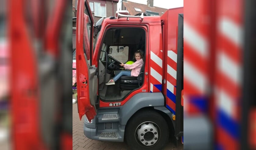 Kinderen konden een kijkje nemen in een brandweerwagen.