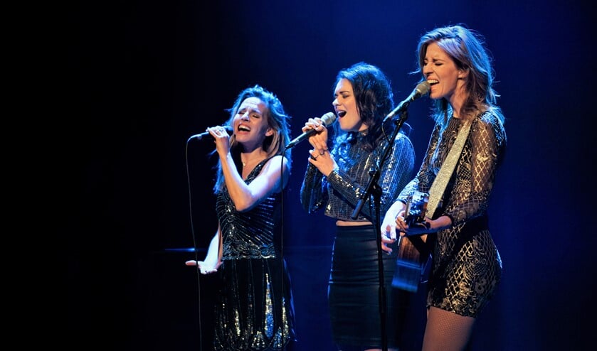 Elske DeWall, Krystl en Rachèl Louise brengen dit theaterseizoen een ode aan de mooiste Americana en Country liedjes. (Foto: Jaap Reedijk)