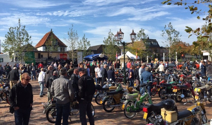 Liefhebbers kunnen zaterdag 5 oktober weer genieten van de mooiste brommers in 's-Gravenzande.