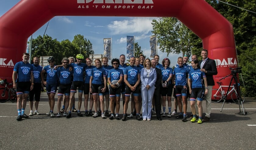 Het team bij de finish in Hellevoetsluis