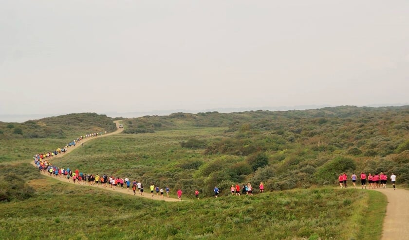 De strandloop wordt uitgebreid met een wandeltocht. Ook deze gaat door het duingebied van Ouddorp.