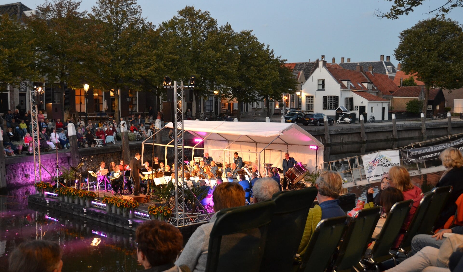 Zaterdag 7 september zal vanaf een ponton in de haven van Goedereede een gevarieerd muziekprogramma ten gehore worden gebracht .