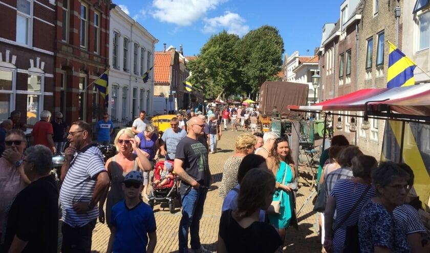 Uw aanwezigheid bij de Holle Bolle Avondmarkt wordt bijzonder op prijs gesteld.(Foto: André Groenendijk)