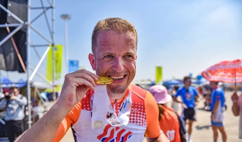 Wout Roos, werkzaam als plv wachtcommandant bij de Gezamenlijke Brandweer en vrijwilliger bij de VRR, wint twee keer goud.