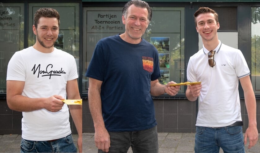 In het afgelopen seizoen wonnen Sven Groenenboom (l) en Boy Stolk de voetbalklassementen van deze krant. (Archieffoto: Wil van Balen).