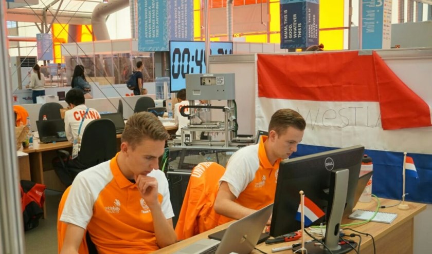 Tim van den Bogert (l) heeft de
vierde plaats bemachtigd op de WorldSkills in Kazan.