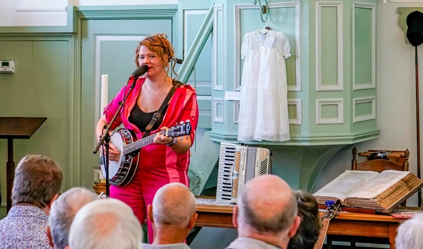 Kiki Schippers opende het festival in Simonshaven.