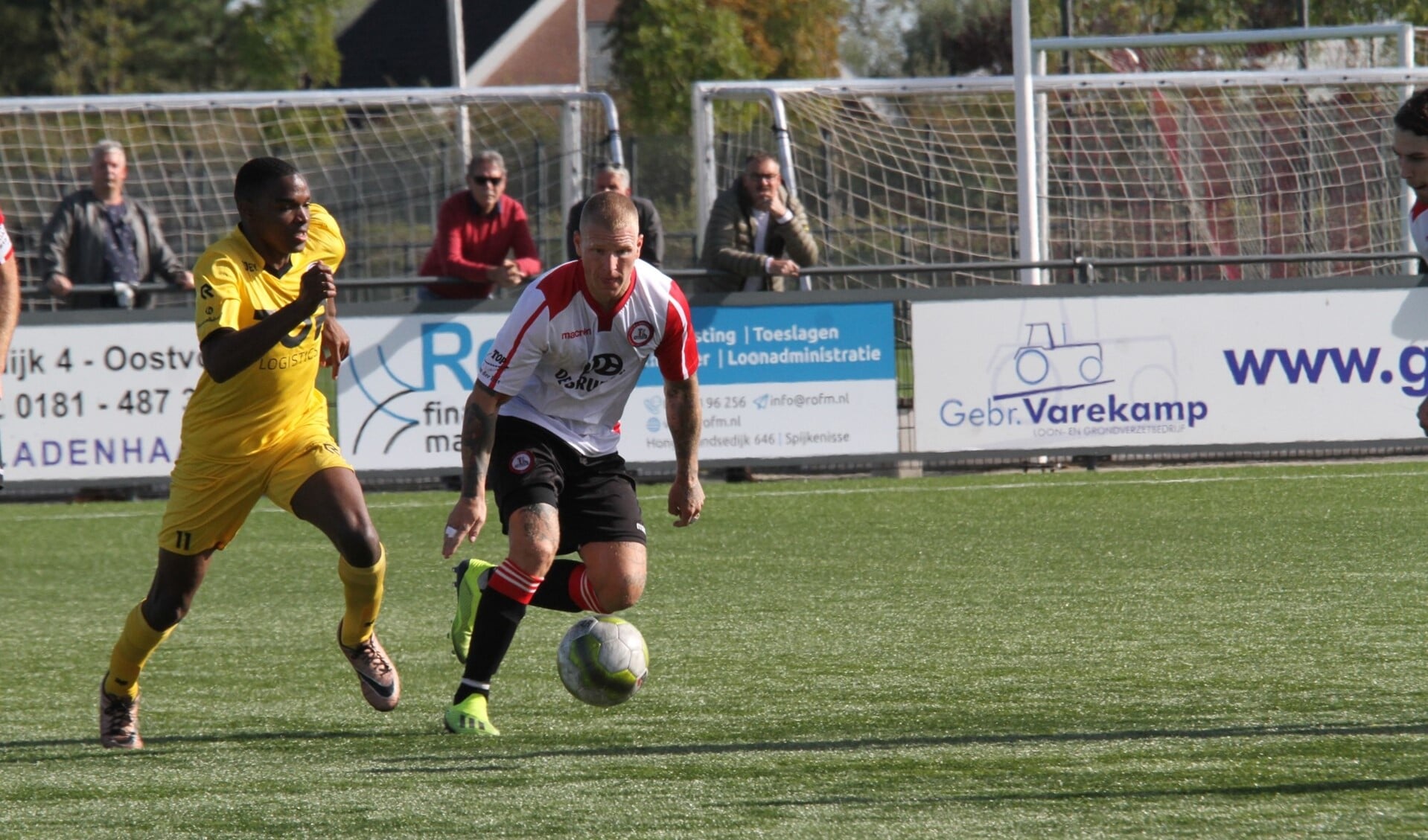 Marvin Godschalk scoorde de 3-2 voor Brielle tegen Oostkapelle. (Archieffoto: Wil van Balen).