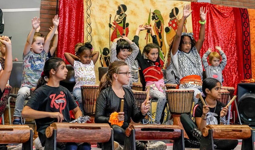Samen muziek maken.