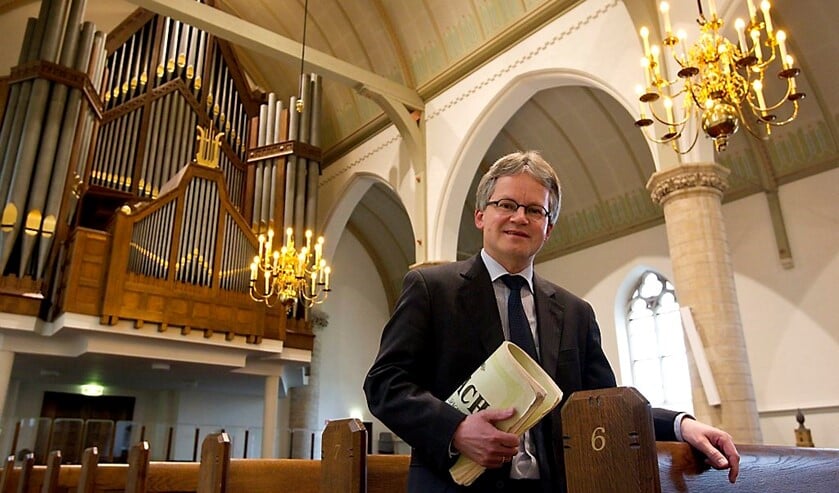 Paul Kieviet is als organist verbonden aan de Hervormde Gemeente en de CGK te Middelharnis en de Hervormde Gemeente te Sommelsdijk.