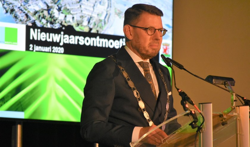 Naast de uitreiking van jongerenstimuleringsprijs de Uitblinker hield burgemeester Bouke Arends zijn nieuwjaarstoespraak.