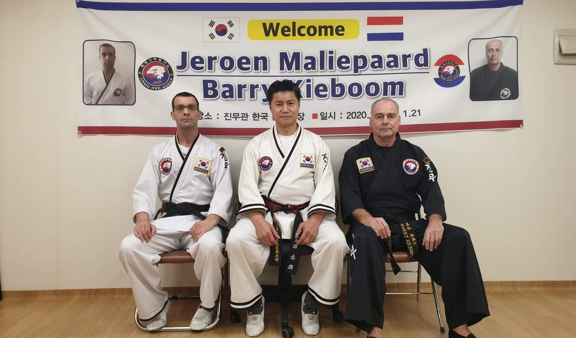 Jeroen Maliepaard en Bary Kieboom flankeren Grootmeester Lim Chae Kwan.