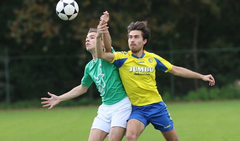 Freek Sjouw, die traint op de afwerking, had met vier treffers een groot aandeel in de overwinning tegen Terda. Archieffoto Theo van Kralingen.