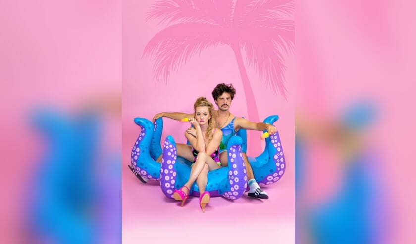 Een muziektheateravond waarin maffe danspasjes en briljante parodieën worden afgewisseld met aroma's van eucalyptus, chloor en patchouli. Te zien op zaterdag 25 januari in BREStheater.