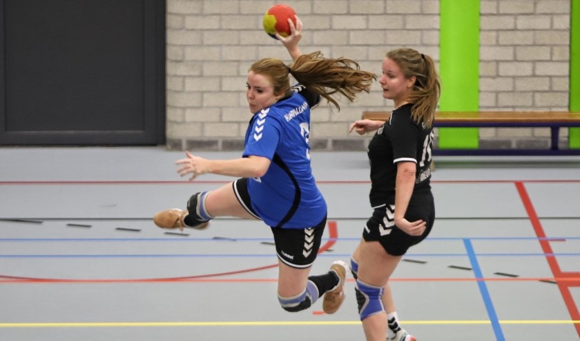 De dames van HVOS speelden zondag een gemakkelijk duel met WHC en zijn koploper in de eerste klasse.
