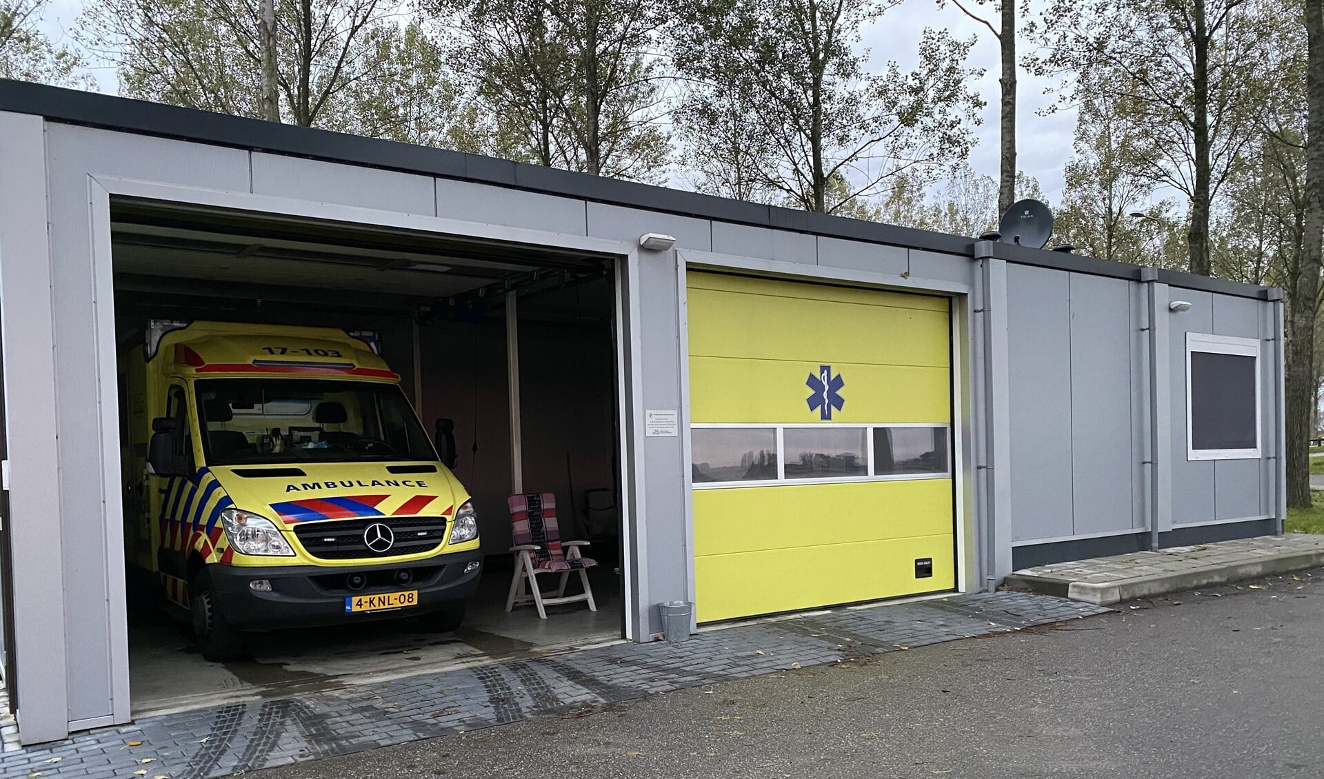 De ambulancepost bij de N57 (Foto: Wil van Balen)