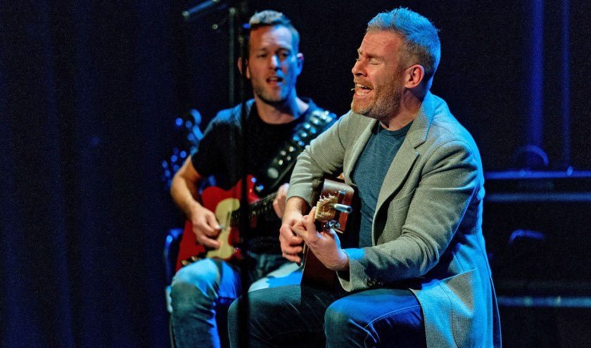 Zanger/gitarist Ed Struijlaart.