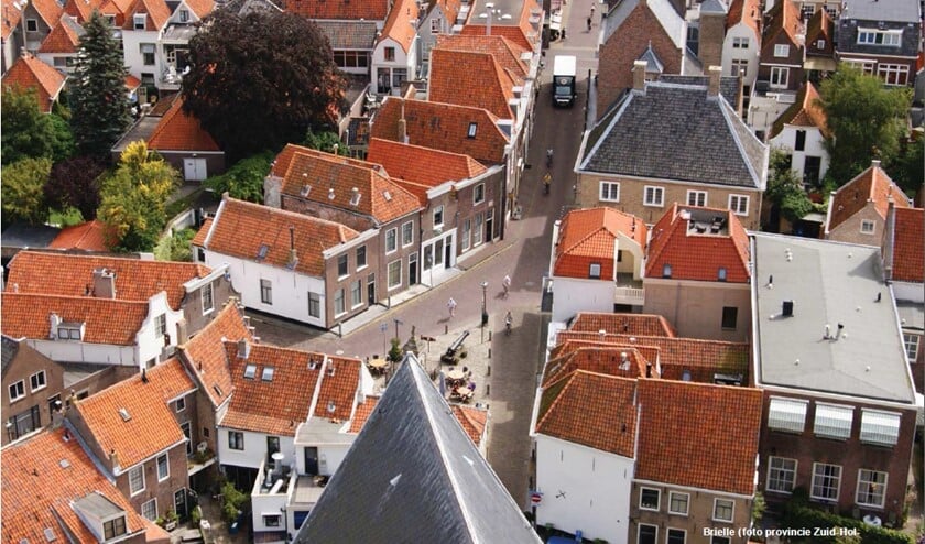 Op het Wellerondom zal na invoering van het nieuwe verkeersplan elke halve minuut een auto passeren... Of dat prettig is voor mensen die daar op het terras zitten? (archieffoto)