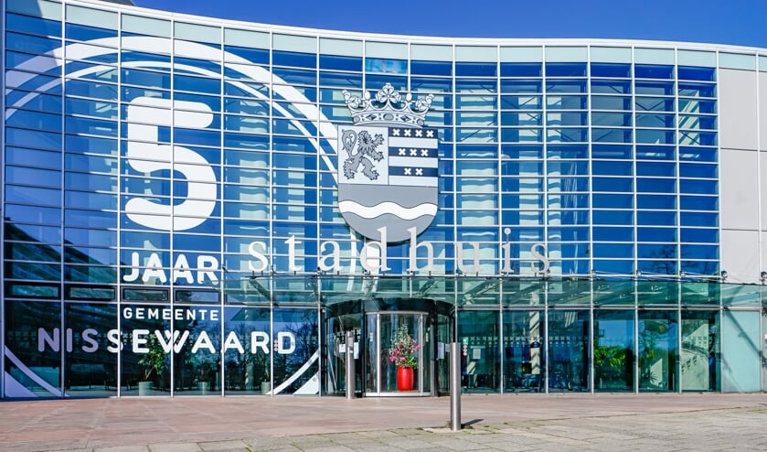 De raad van Nissewaard kan nu geen besluiten nemen. Dat verandert als de wet aangepast wordt.