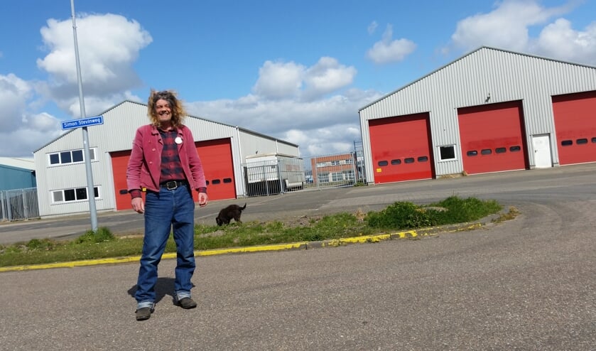 Met de betaalde krachten was stevig aangepakt en van vijf jaar bedrijvigheid op de Simon Stevinweg geen spoor meer.
