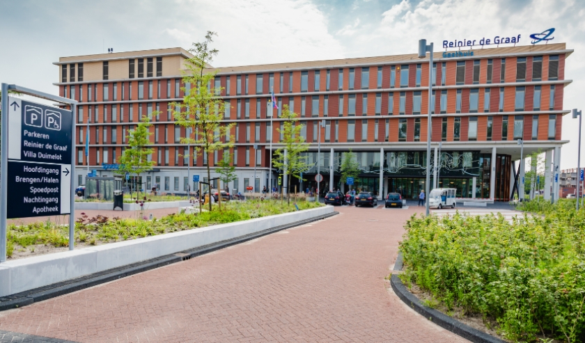 De coronahuisartsenpost is op 14 mei terugverhuisd van revalidatiecentrum Basalt naar het Reinier de Graaf ziekenhuis.