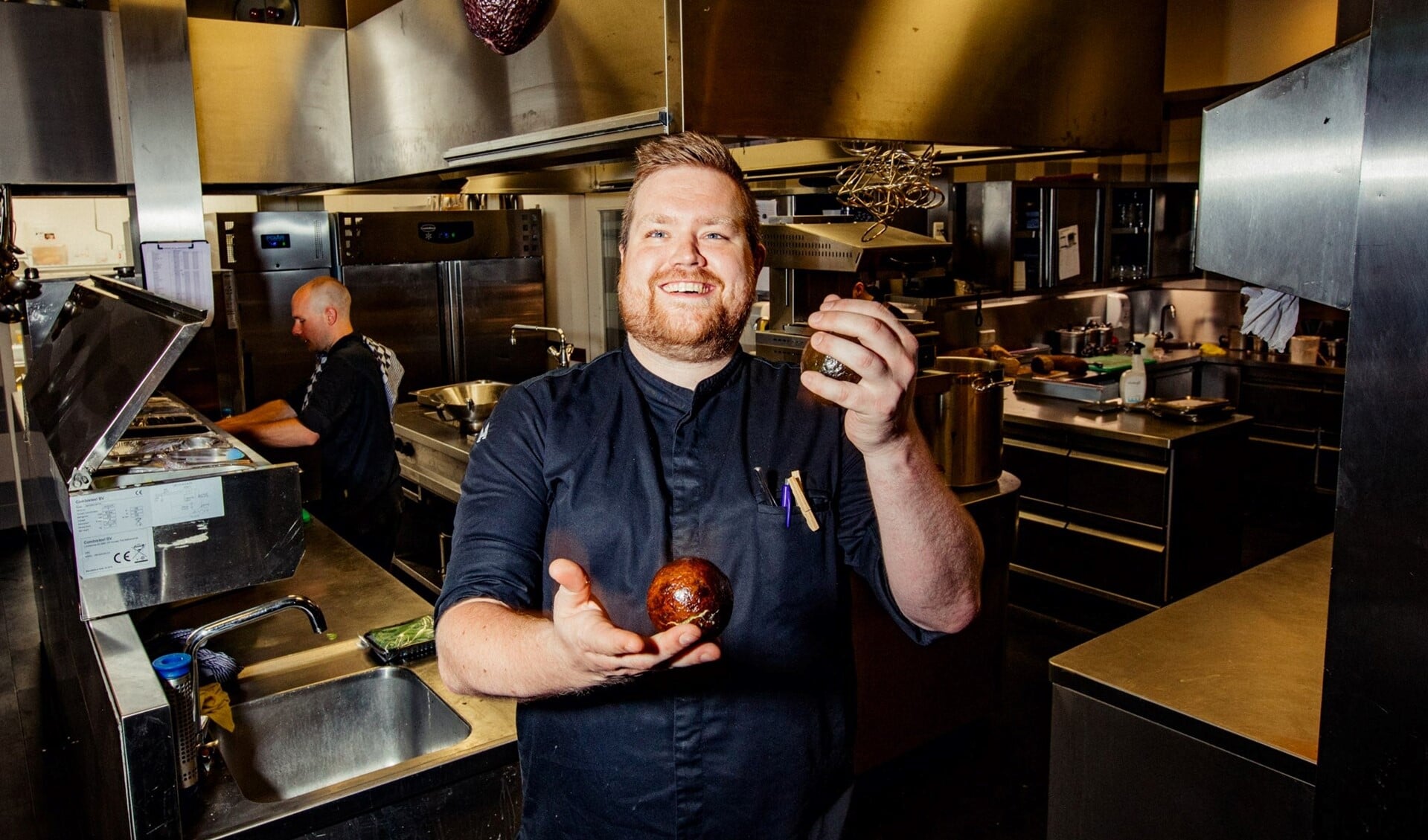 Vooraf is chef-kok Pieter wel ietwat nerveus, maar na wat jongleren met avocado's is dat helemaal verdwenen!