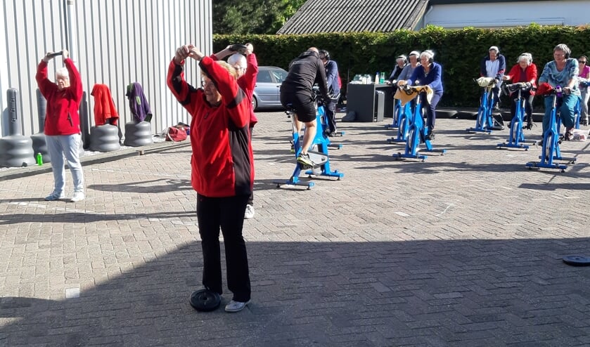 Er werd fanatiek in de buitenlucht gesport bij Dynamic Motion.