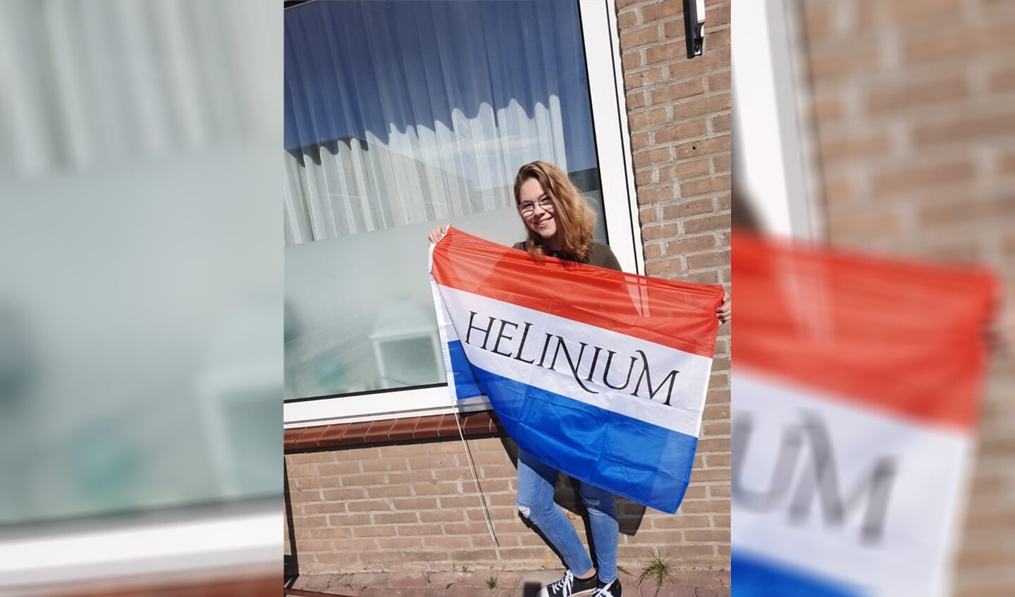 Jana Busker (17) geslaagd op Helinium!