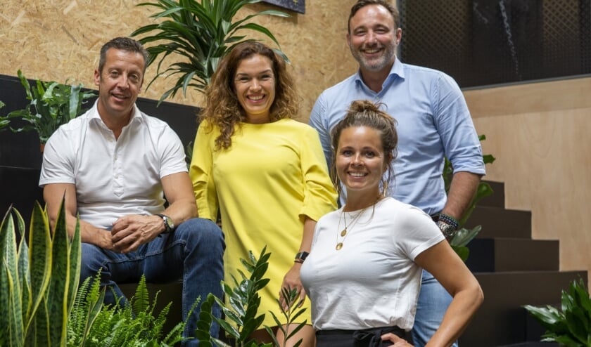 Vlnr: Imre van Leeuwen, Patricia Verbakel, Pien Breukink (verantwoordelijk voor de commerciële activiteiten van Arling) en Micha van Herk. Foto: (PR)
